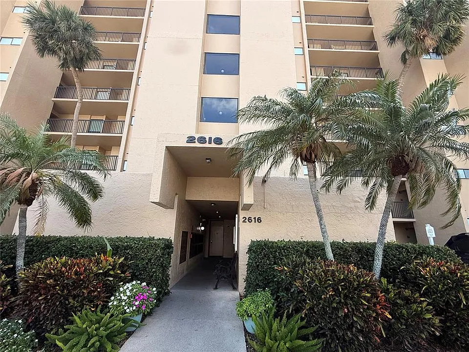 2616 Cove Cay Dr #701