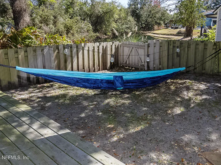 506 Cali Dr — Photo 43