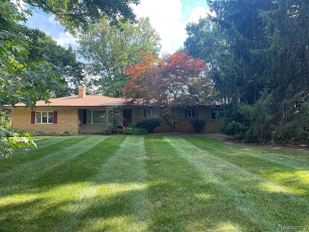 56595 Eleven Mile Rd, New Hudson, MI 48165 Zillow