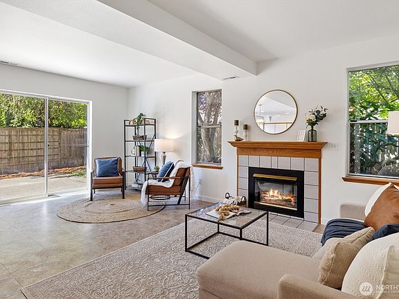 5th image of 20427 Poplar Way #A