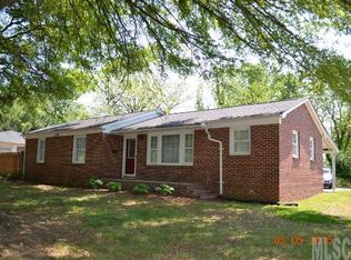 1735 2nd Ave NW, Hickory, NC 28601