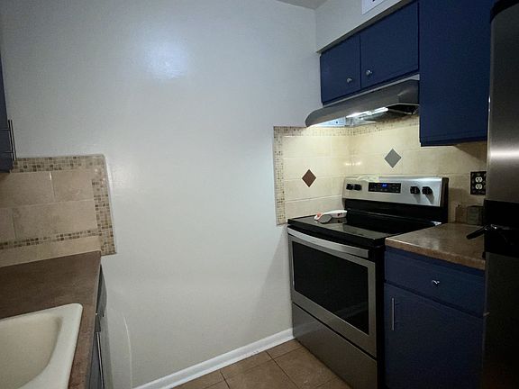 5th image of 370 Wallace Rd APT A9