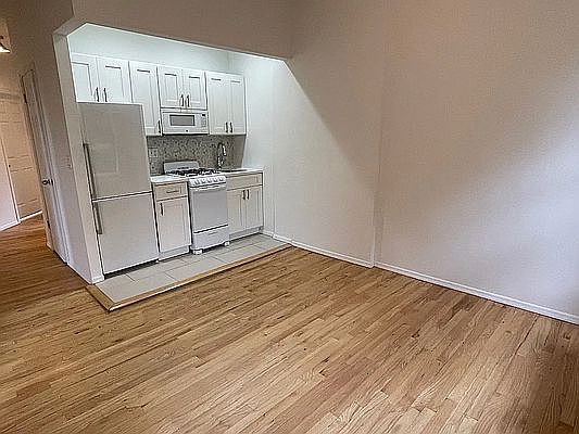 1st image of 32 Leroy St APT 10