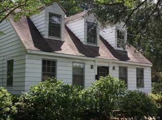 8 Smucker Rd, Newport News, VA 23602