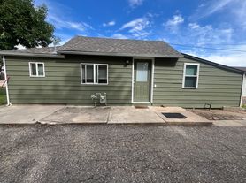 2105 3rd Ave