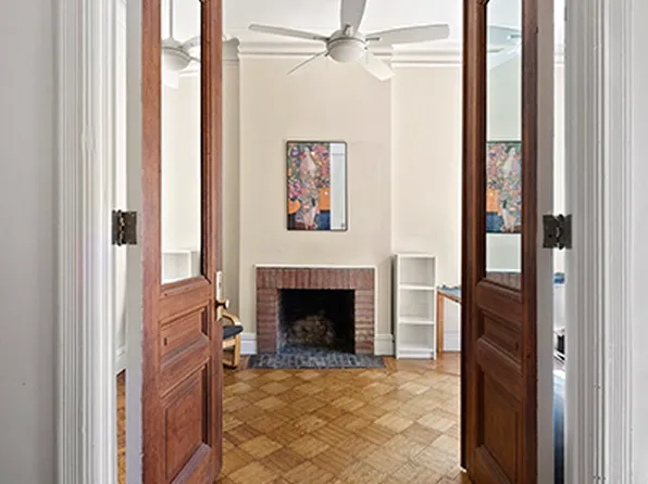 133 Manhattan Avenue image 3 of 20