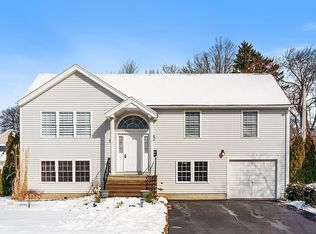 34 Oran St, Worcester, MA 01605
