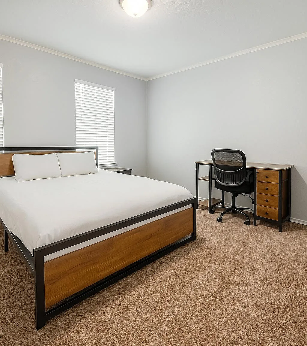 4 bed, 2.5 bath, 2179 sqft, $957 — Photo 1