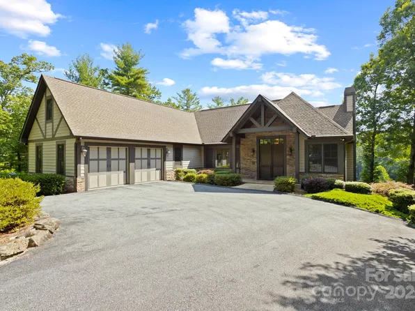 99 Macedonia Dr S, Saluda, NC 28773