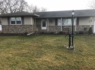 4325 Bluebush Rd, Monroe, MI 48162