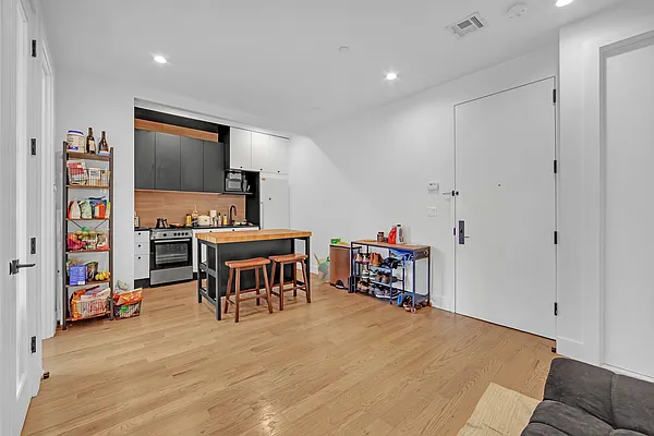 Rented by TorsX Inc | media 3