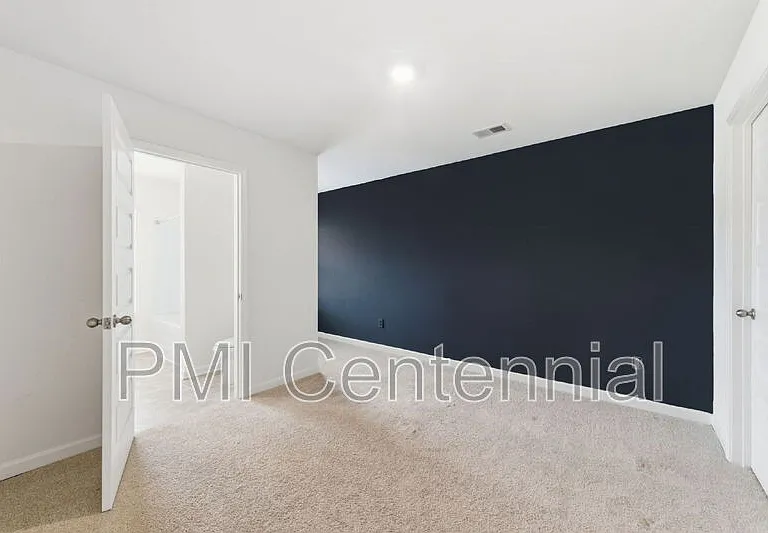 192 Hampton Cir — Photo 26