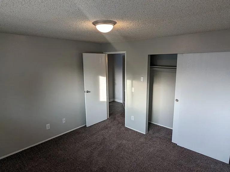 Stillwater Apartments — Photo 37