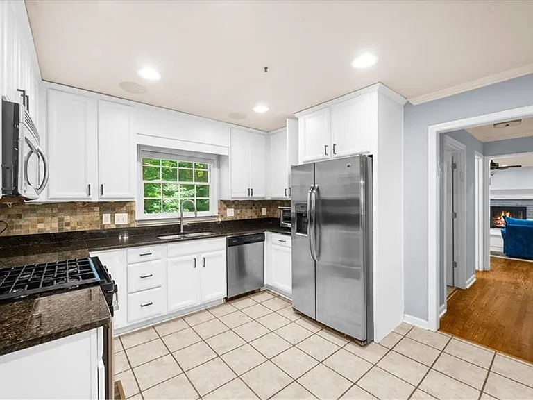 5667 Colton Dr — Photo 16