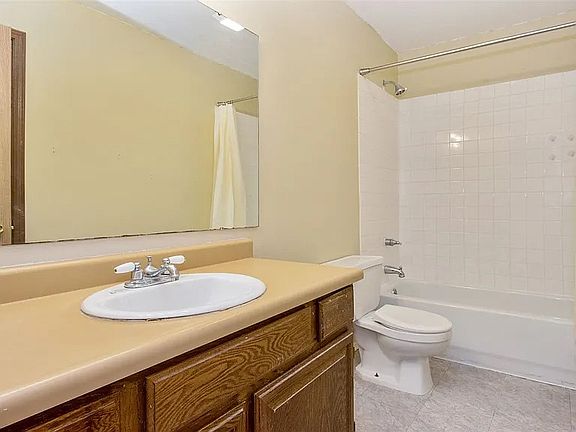 4th image of 2339 Plaen View Dr
