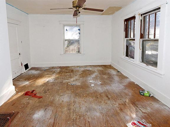 4th image of 30 Oliver Ave