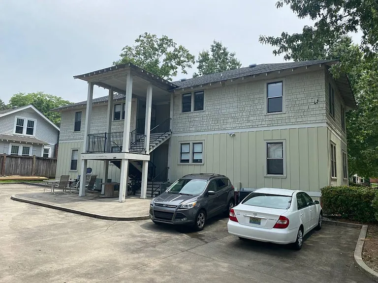 301 N Cedar St — Photo 17
