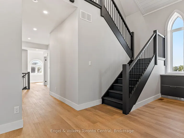 57 Crawford St — Photo 16