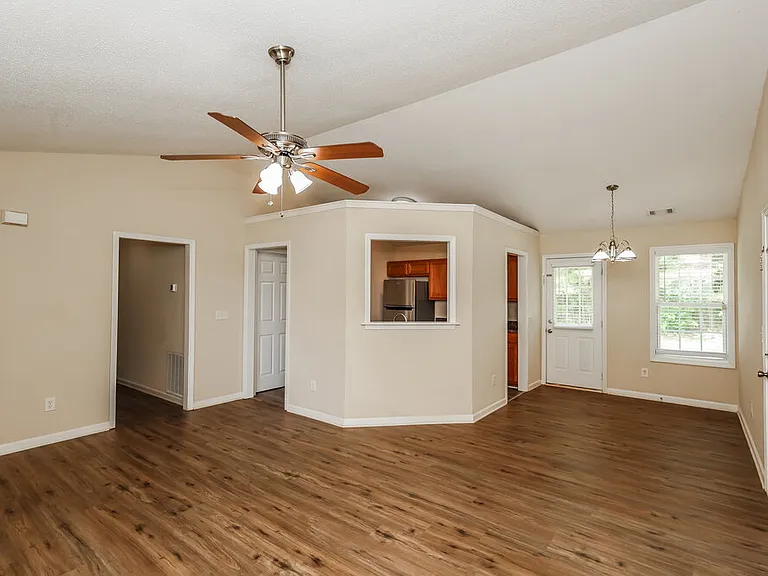 43 Thorn Thicket Way — Photo 5