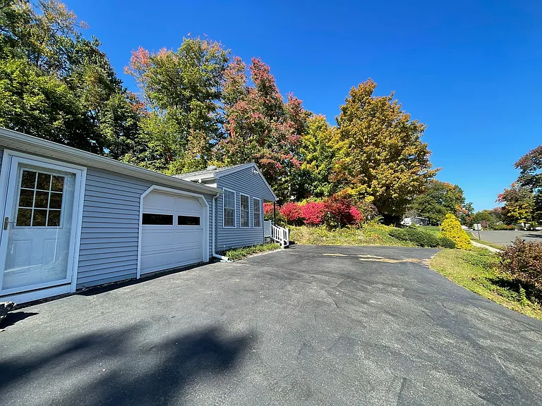 85 Brentwood Dr — Photo 39