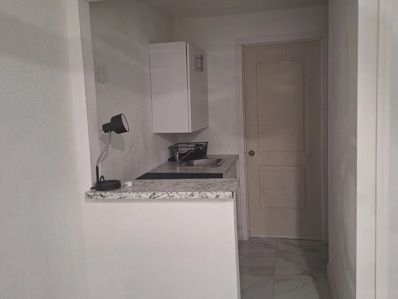 1 bed, 900 sqft, $1,395 — Photo 2