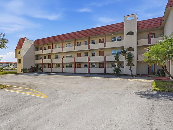 3rd image of 8040 N Sunrise Lakes Drive #303