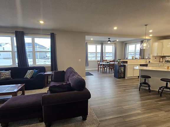 Entertainment Area, Morning Room, Kitchen