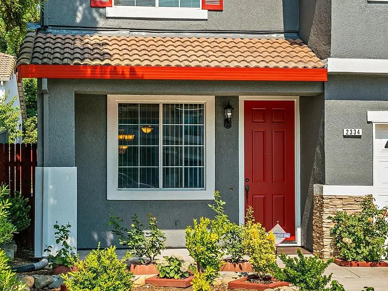 2334 Pez Gallo Pl — Photo 2