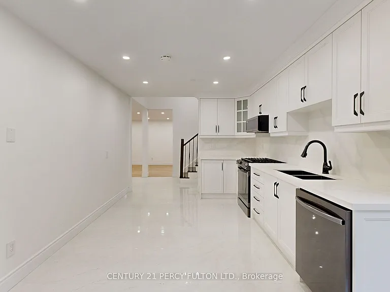 78 Agincourt Dr #MAIN 2ND — Photo 9