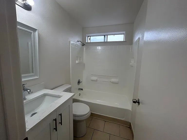 Santanna Apartments — Photo 7