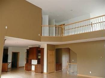 4th image of 126 E Bay Dr