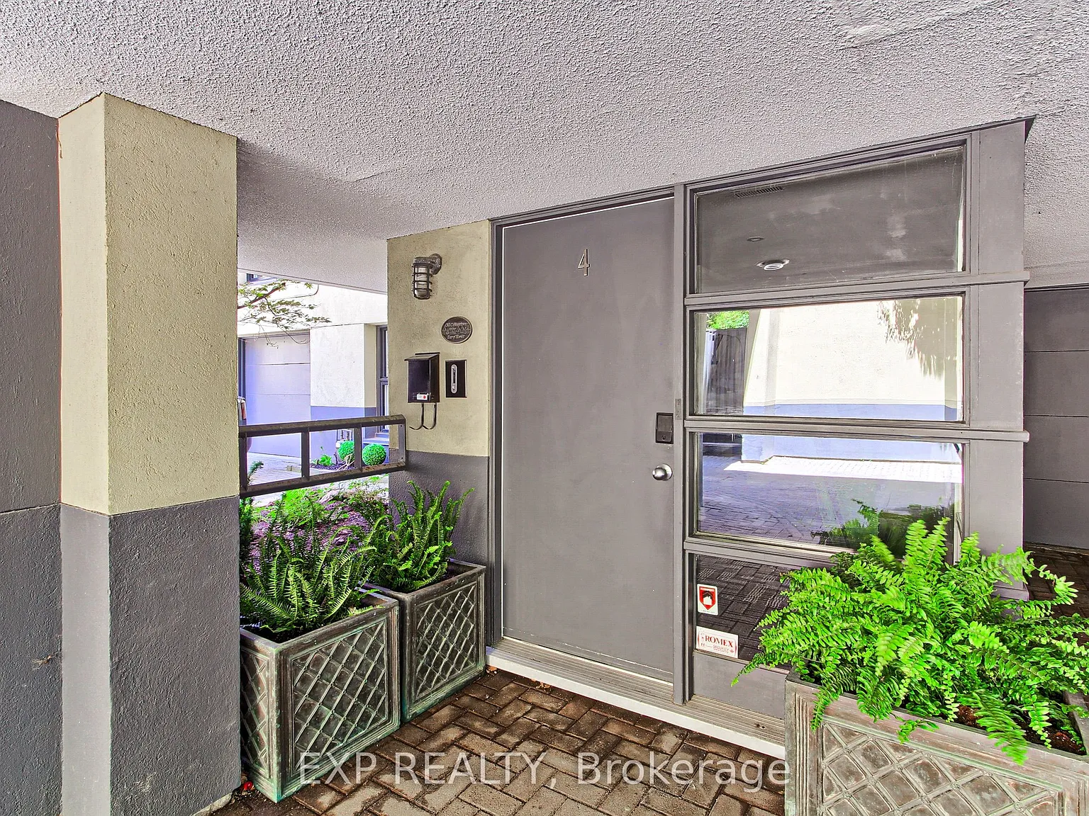 3 bed, $6,989 — Photo 3