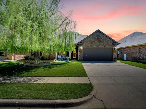 1733 Colorado Dr, Burleson, TX 76028