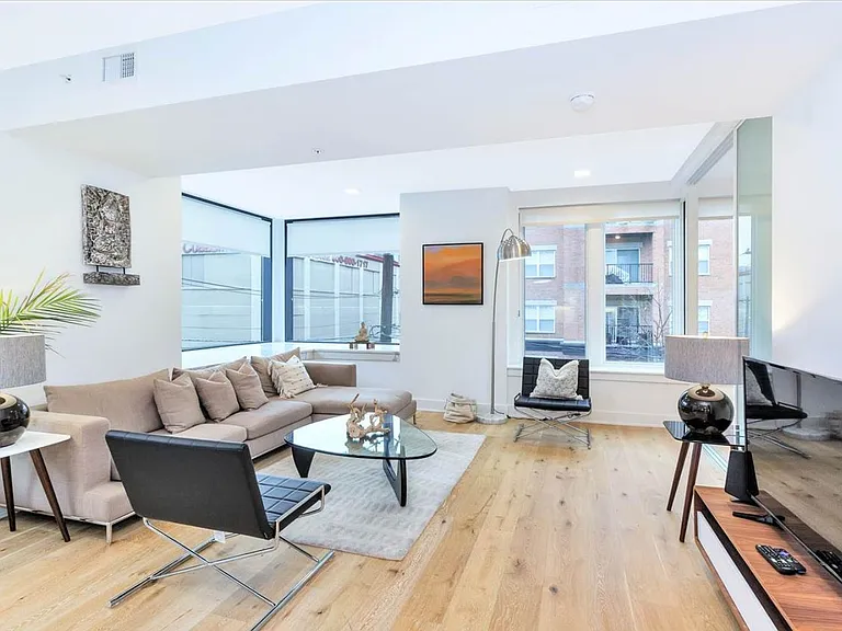 1101 Grand St #302 — Photo 14