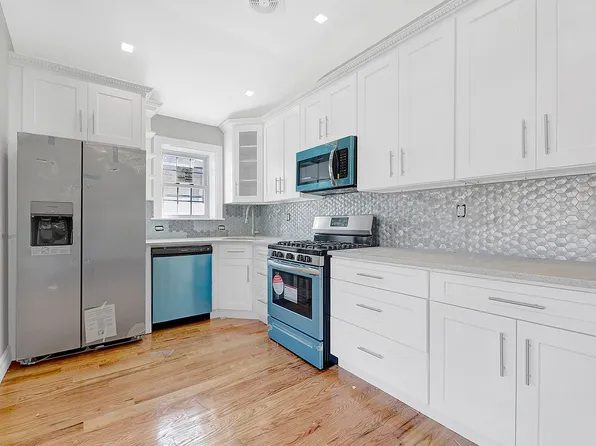 18713 Ridgedale St, Springfield Gardens, NY 11413