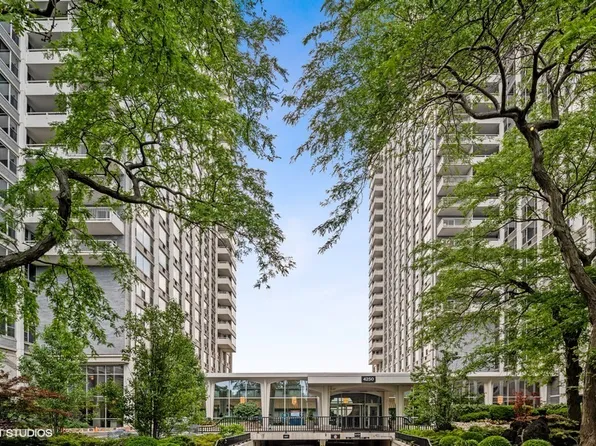 4250 N Marine Dr APT 905, Chicago, IL 60613