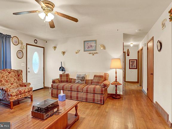 5th image of 1124 Brandon Dr