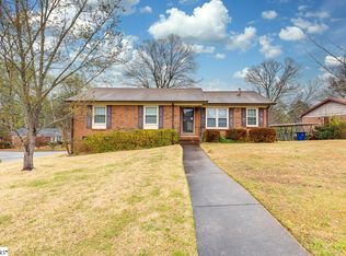 214 Fieldcrest Ln, Spartanburg, SC 29301