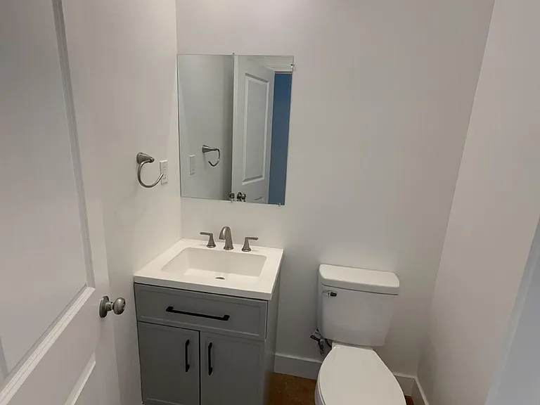 708 N William St #102 — Photo 8