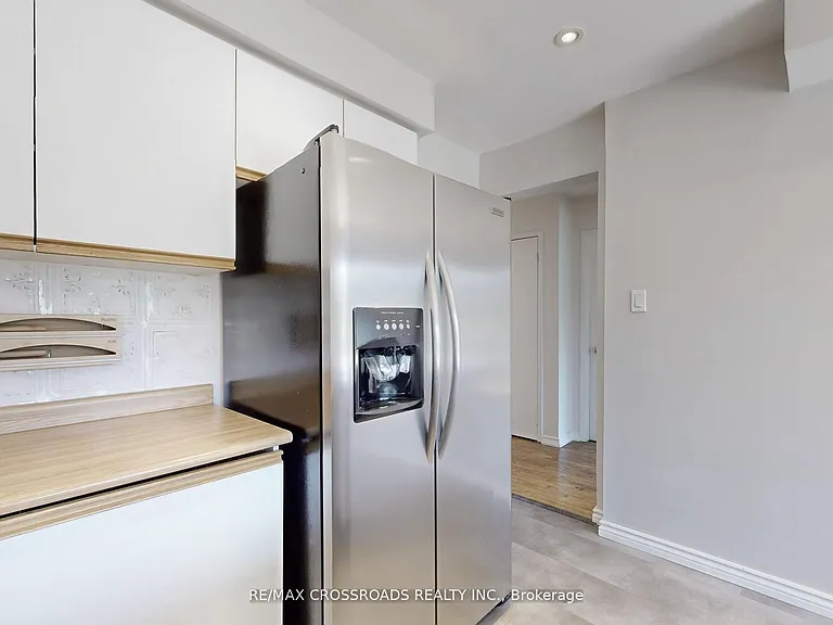35 Forest Grove Dr — Photo 32