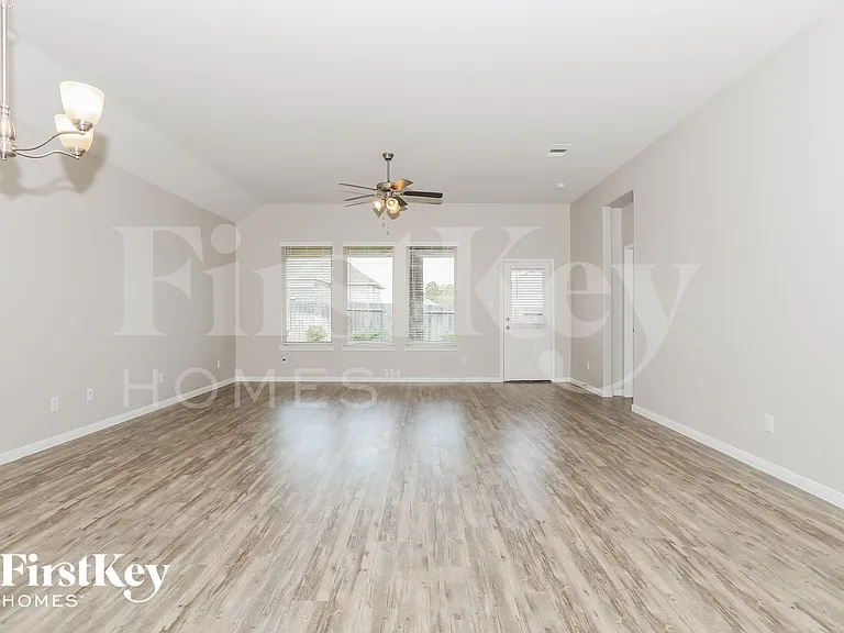 14221 Rainier Peak Xing — Photo 2