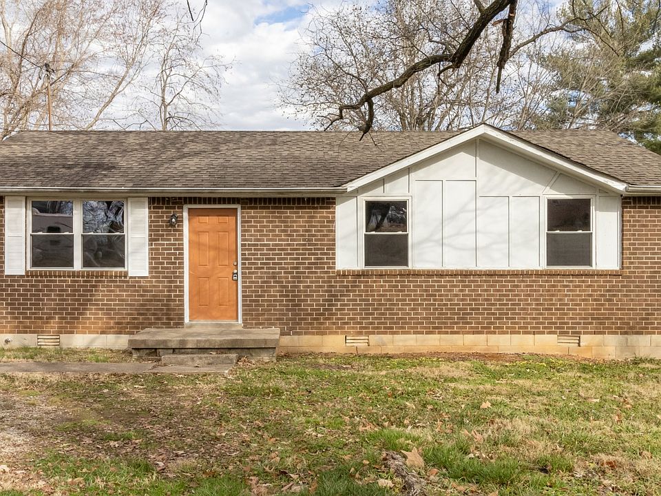 1st image of 611 Lafayette Ct