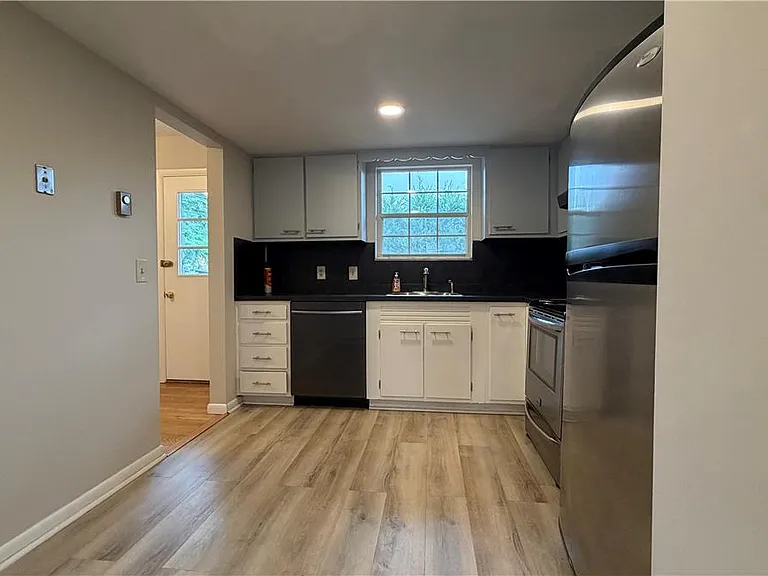 1809 Frankenfield St — Photo 6
