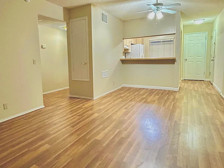 2525 Walters Way #4 — Photo 11