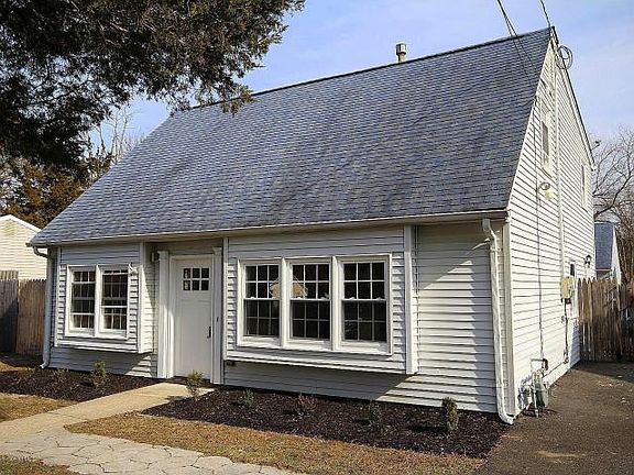 3rd image of 527 Alfred Ln