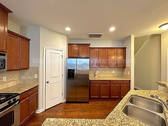 5th image of 11 Daly Ct