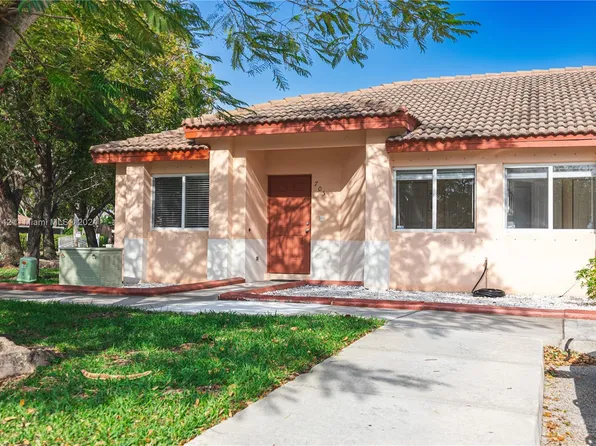 705 NW 208th Cir, Pembroke Pines, FL 33029
