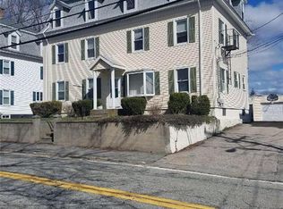61 School St, Lincoln, RI 02865