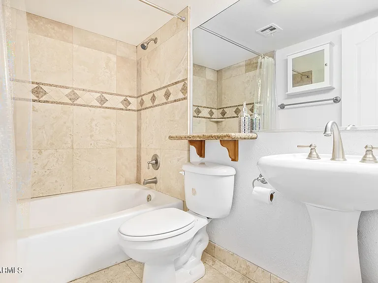 3235 E Camelback Rd #201 — Photo 10