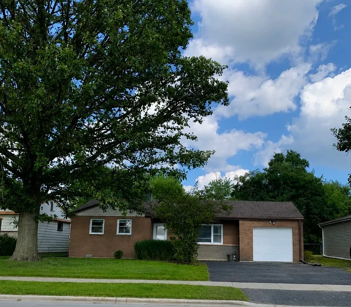3 bed, 1100 sqft, $3,000 — Photo 3